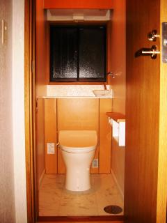 タンクが見えないすっきりトイレで掃除もラクに